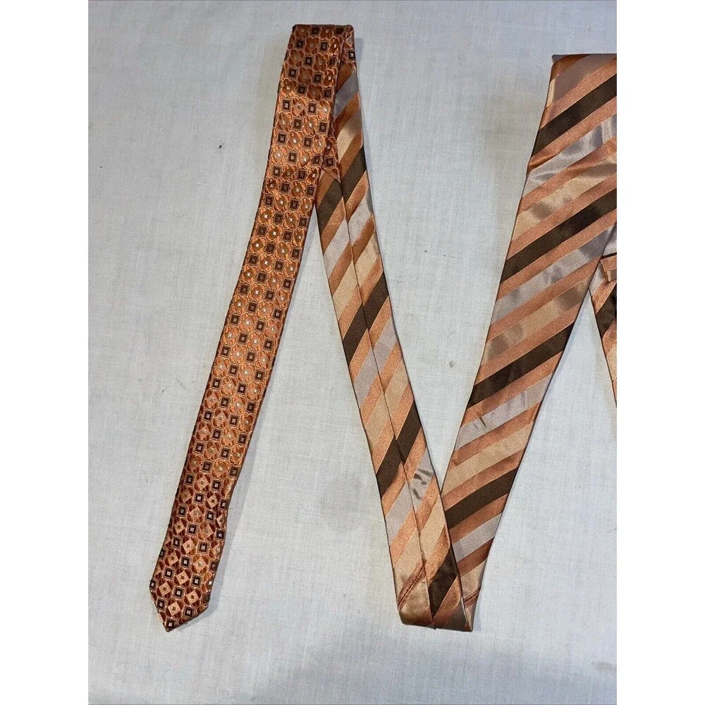 Desantis Collection Men’s Dress Tie Size 58” Peach Striped Business Formal City